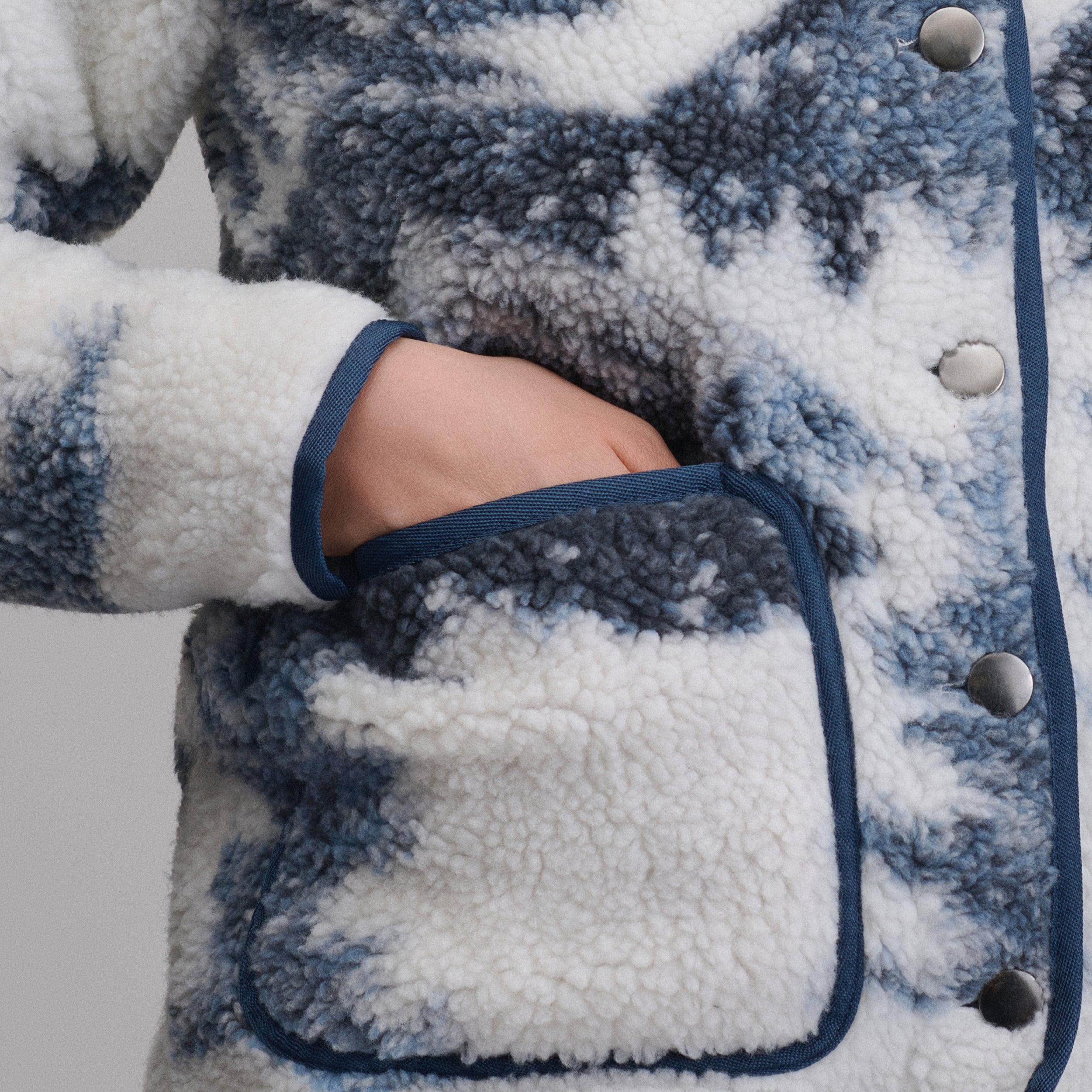 Women's Printed Fleece Jacket - Image 7