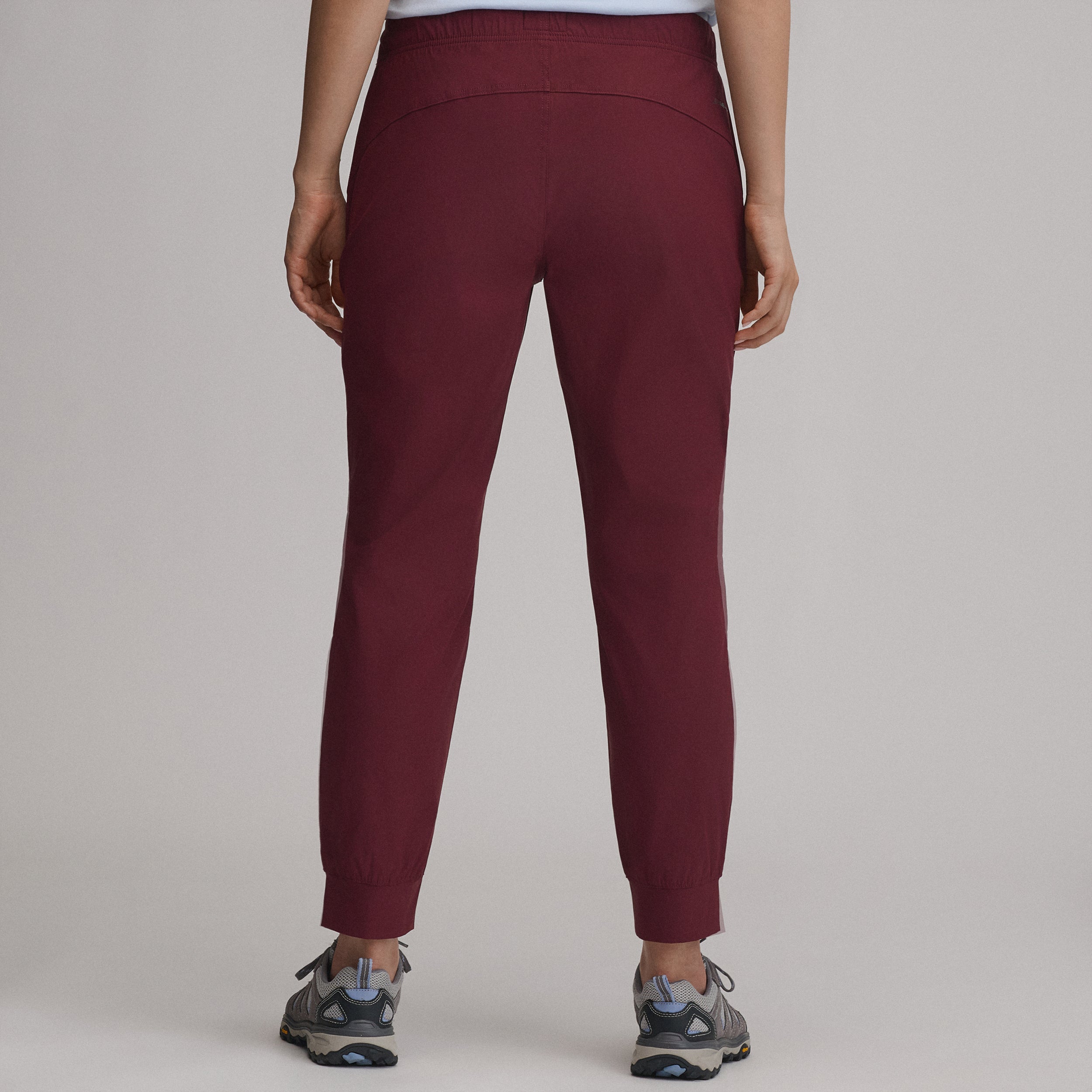 Women's Rainier Pull-On Classic Fit Joggers - Image 12