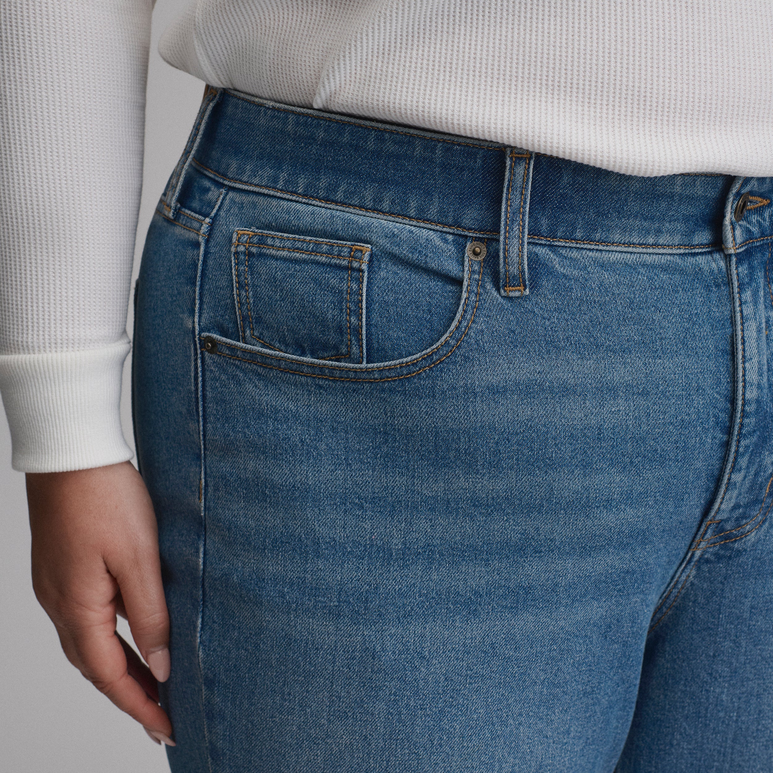 Women's Iconic Perfect Straight Jean - Image 18