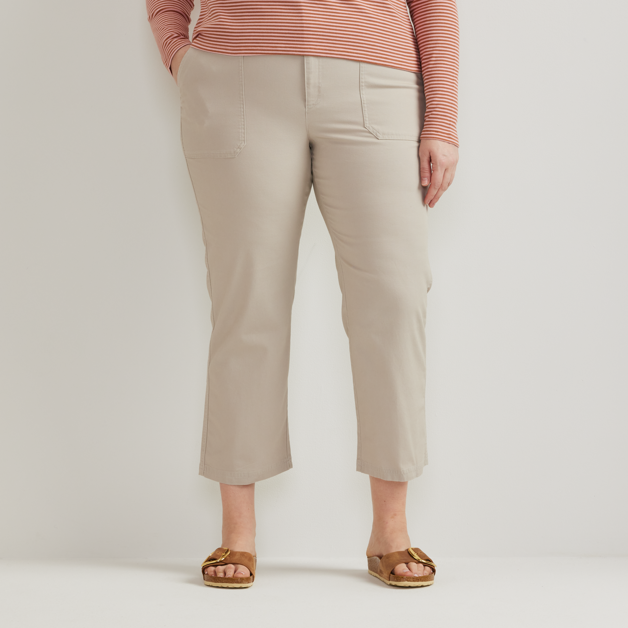 Women's Utility Stretch Canvas Kick Cropped Pants - Image 9