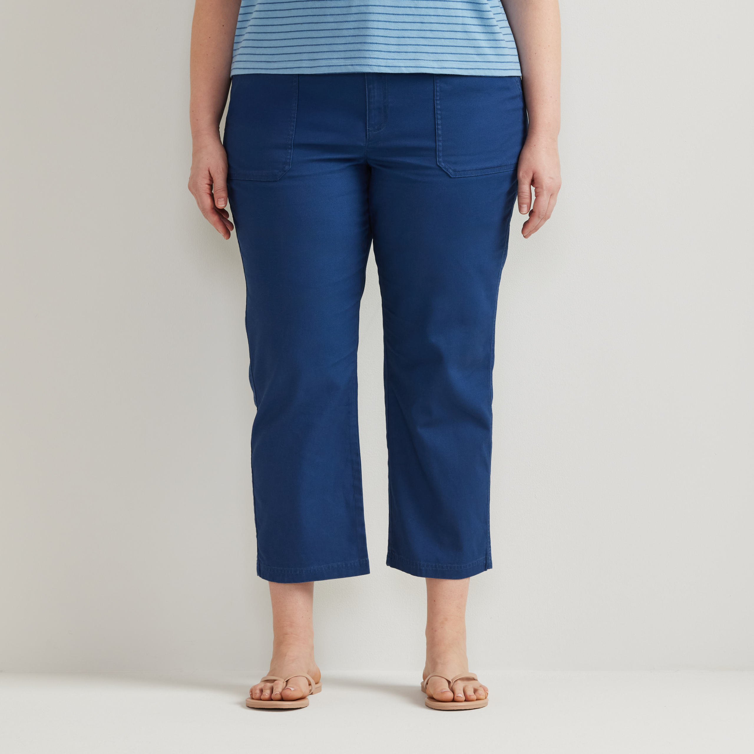 Women's Utility Stretch Canvas Kick Cropped Pants - Image 14